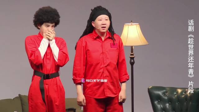 王俊凯话剧收官分饰三角，饶晓志肯定演技并透露明年巡演