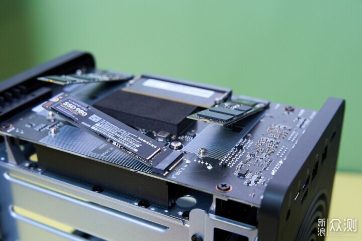 3+4盤位!牙膏踩爆的鐵威馬F4-425Plus_新浪眾測