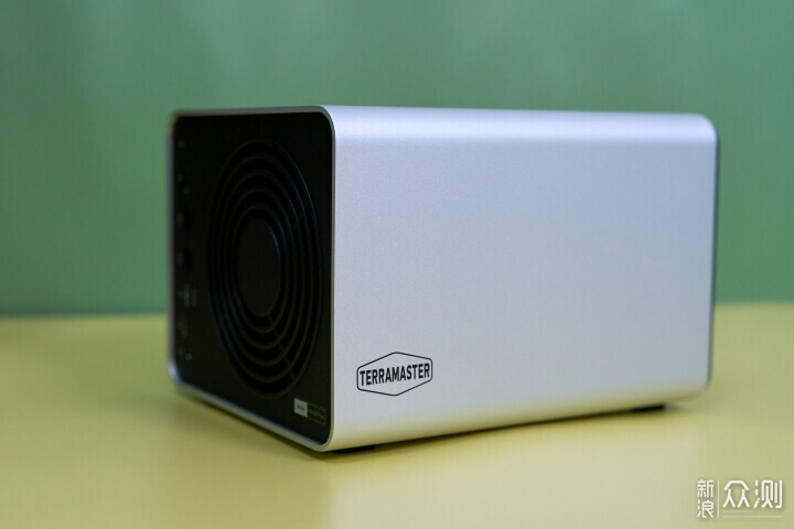 3+4盤位!牙膏踩爆的鐵威馬F4-425Plus_新浪眾測