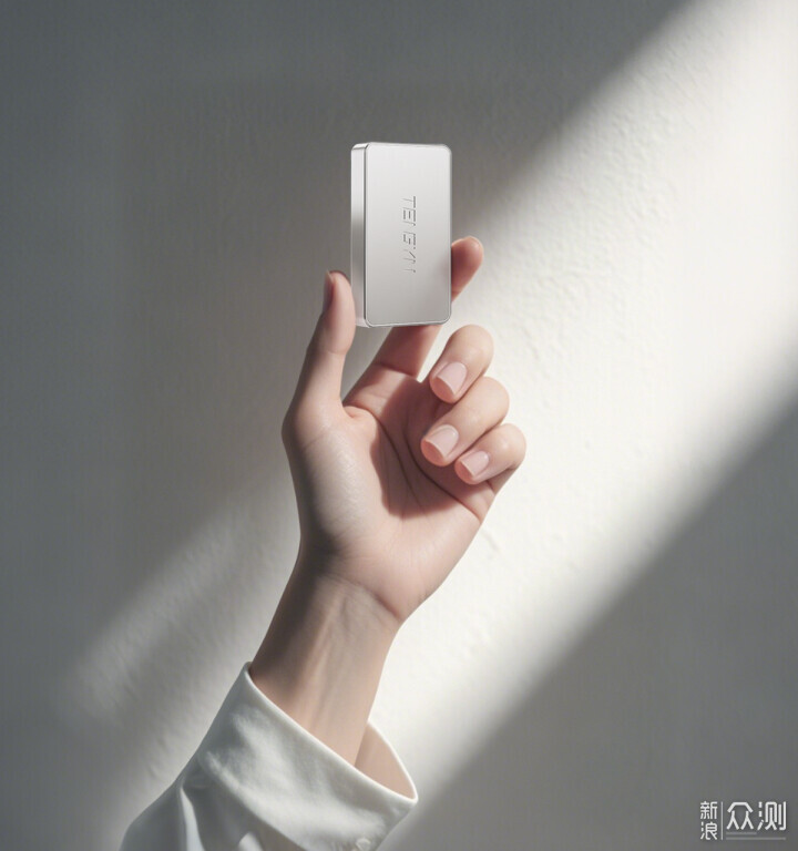 騰隱 P2000 移動 SSD,愛好攝影的可靠搭子_新浪眾測