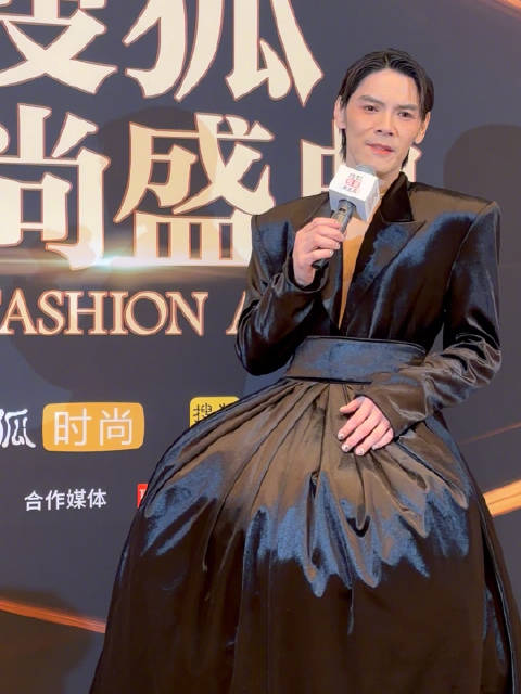 向佐说想带全家去甘孜旅行