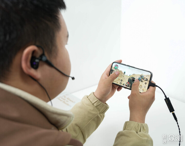 唐族Tangzu 薛濤XT-01 遊戲 / 聽歌全hold住_新浪眾測