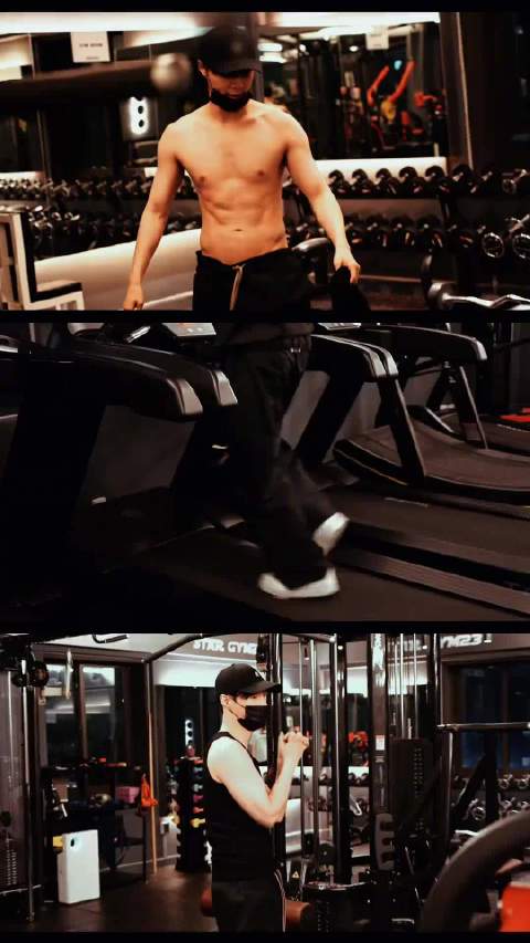 张艺兴大大方方露腹肌