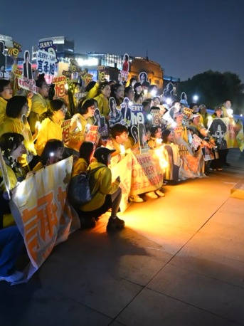 谁的青春回来了？F3和阿信在上海开唱，歌迷从全球各地赶来