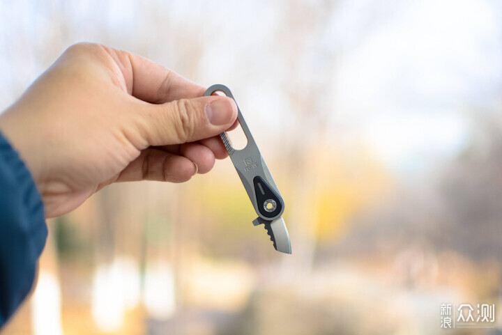 鈦合金+不鏽鋼+多功能工具，費戈帶刀鑰匙扣_新浪眾測