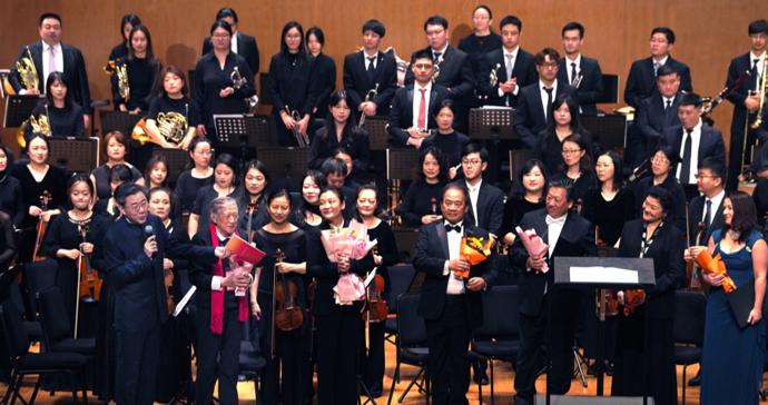上海城市交响乐团20周年音乐会，千人大喊：“曹爷爷，我们爱你！”