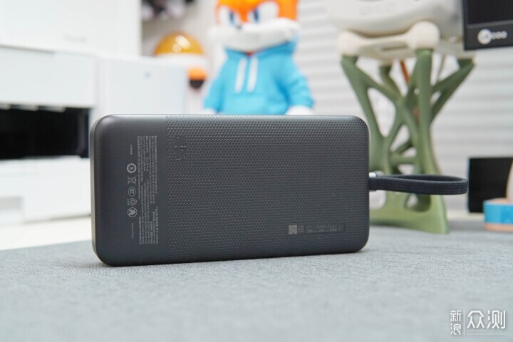 120W輸出100W輸入，酷態科25號超級電能塊SE_新浪眾測