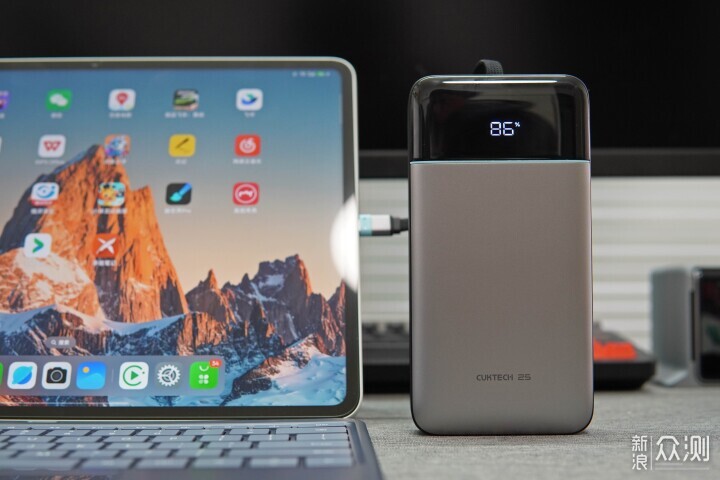 120W輸出100W輸入，酷態科25號超級電能塊SE_新浪眾測