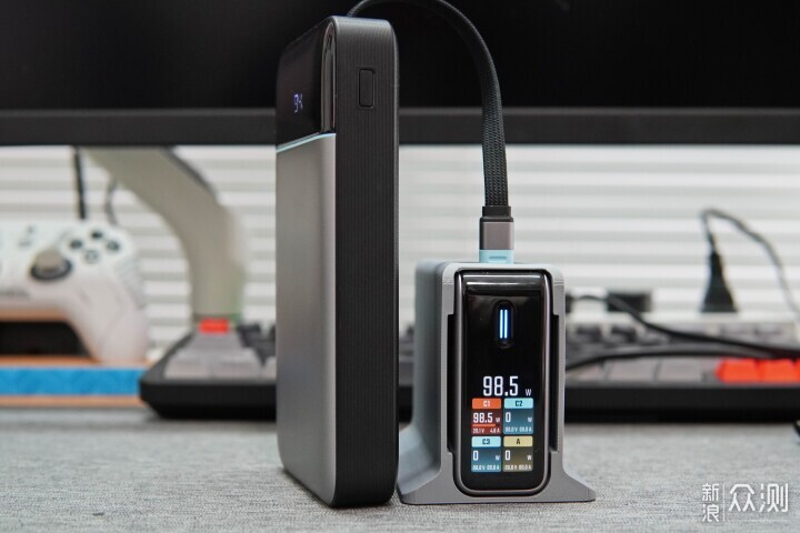 120W輸出100W輸入，酷態科25號超級電能塊SE_新浪眾測