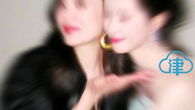 陈都灵微博晒合照，追星成功感谢腾讯