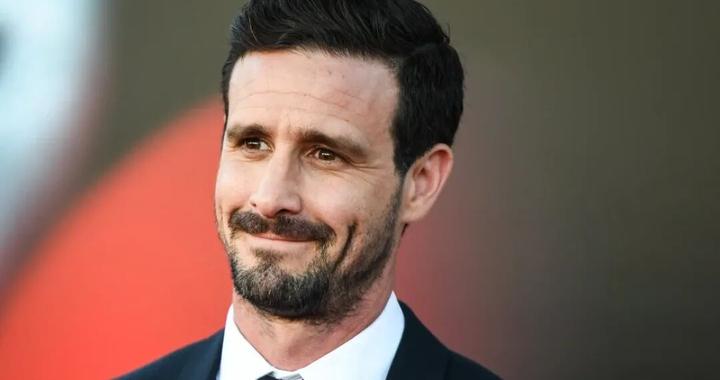 好莱坞男星詹姆斯·兰索恩自杀身亡，因出演《火线》《小丑回魂2》被观众熟知，曾公开透露自己为性虐待受害者