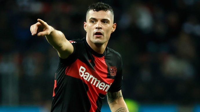 德甲半程积分榜出炉，除拜仁外哪些球队的黑马表现最可能冲击欧战席位？