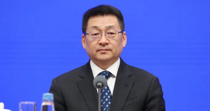 司机投诉被欠款6000元，交通厅长现场办公解决