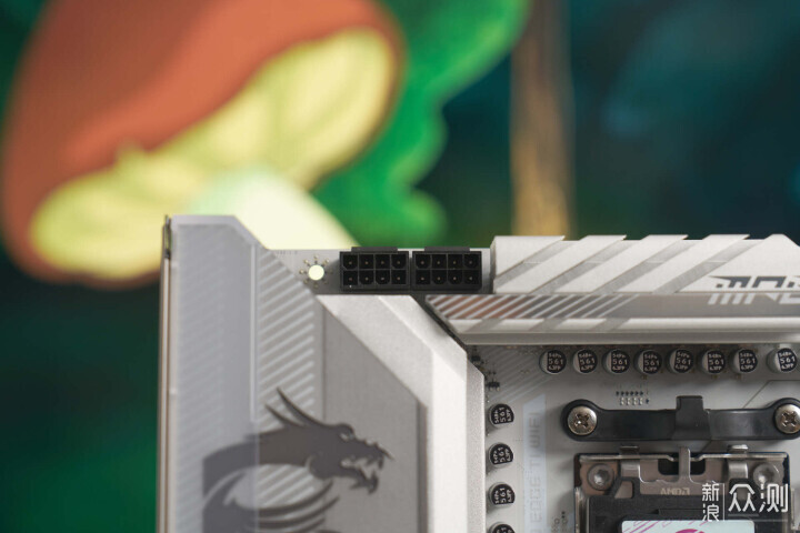 越級對標旗艦微星B850刀鋒鈦主板實力比肩X870_新浪眾測