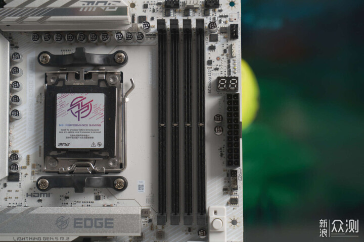 越級對標旗艦微星B850刀鋒鈦主板實力比肩X870_新浪眾測