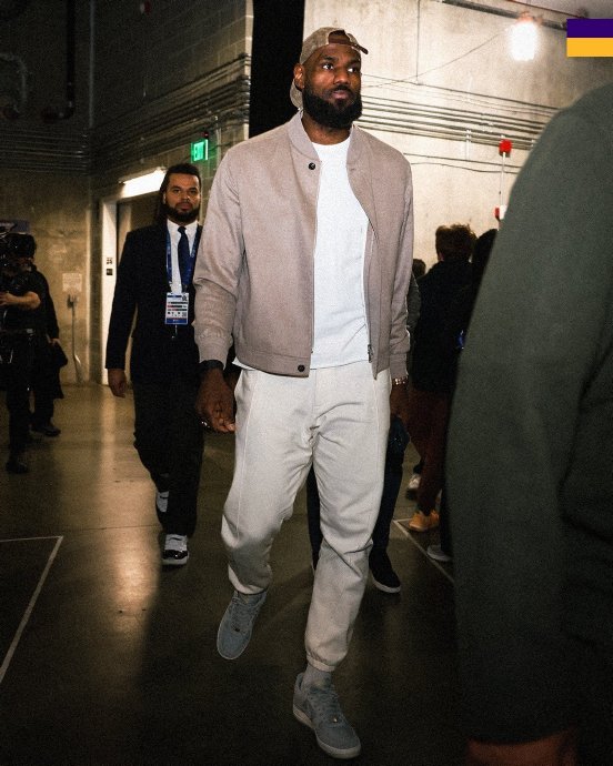 詹姆斯被投票却不想参赛，全明星赛的粉丝投票制度是否该尊重球员意愿？