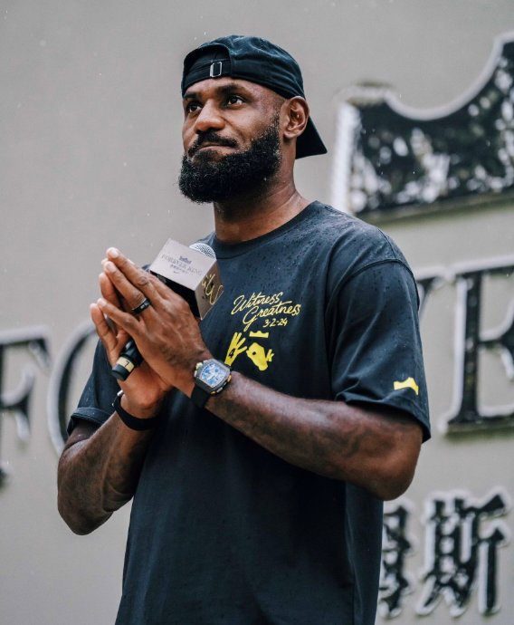 如果湖人队在新赛季频频失利，詹姆斯的传奇生涯会以提前退役告终吗？