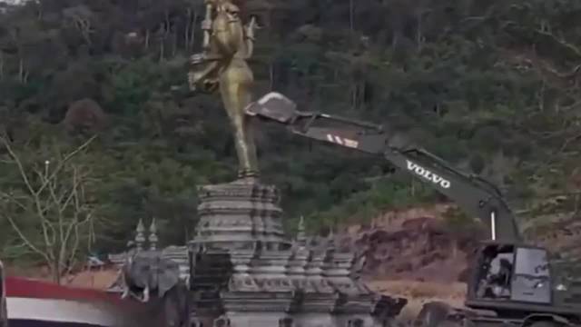 泰军拆除柬境内印度教神像