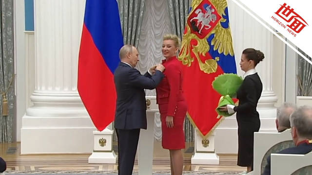 扎哈罗娃获普京颁发勋章