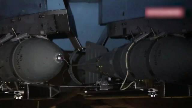 俄苏34战机轰炸乌军指挥所