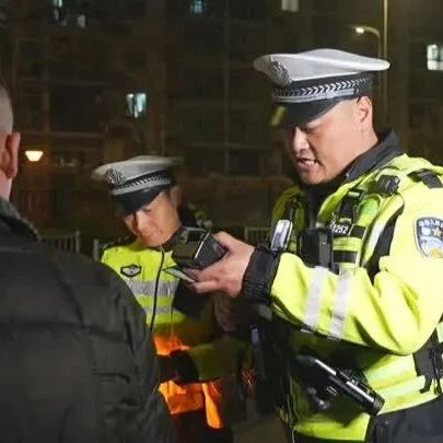 男子喜提玛莎拉蒂，当晚因太高兴酒后驾新车，被当场拦截：暂扣驾照、罚款1000元、扣12分