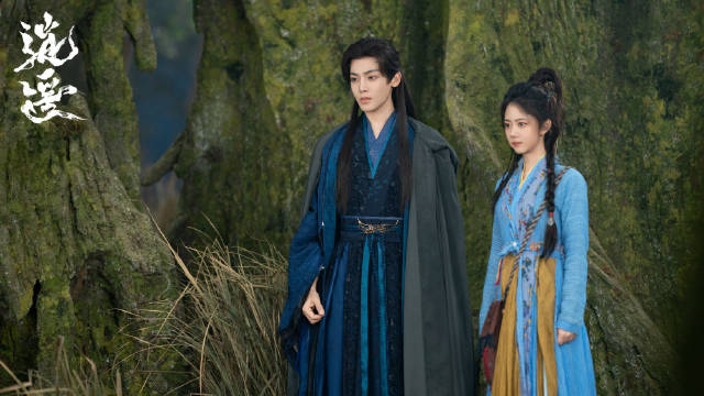 谭松韵侯明昊完美拍照搭子