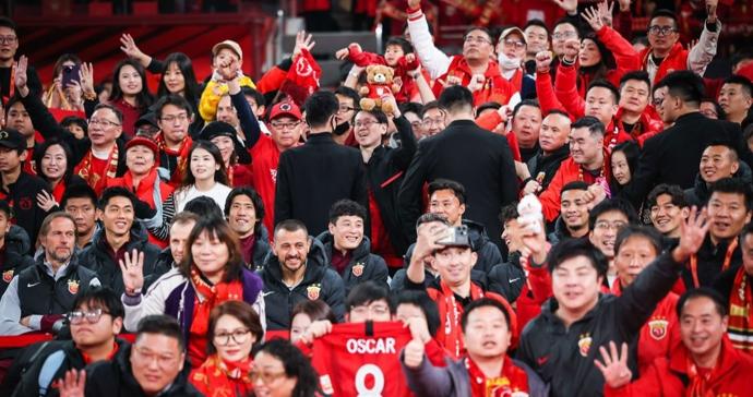 13人合同到期直接大换血？中超三连冠后，海港队这个转会窗专注板凳深度|北京国安|上海海港|颜骏凌|亚冠|大连英博_新浪新闻