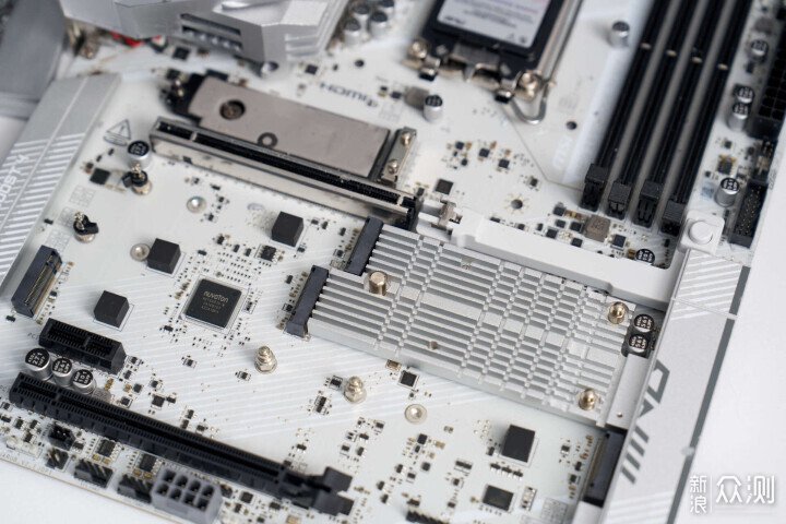 固態內存價格翻倍CPU 卻降價Ultra7265KF裝機_新浪眾測