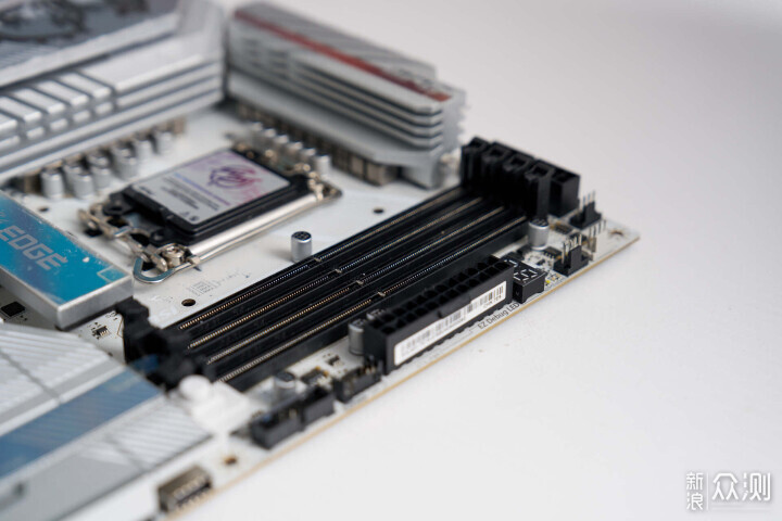 固態內存價格翻倍CPU 卻降價Ultra7265KF裝機_新浪眾測