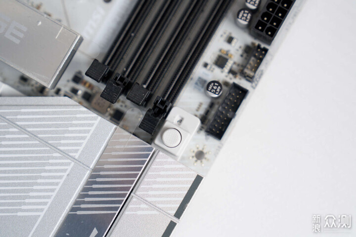 固態內存價格翻倍CPU 卻降價Ultra7265KF裝機_新浪眾測