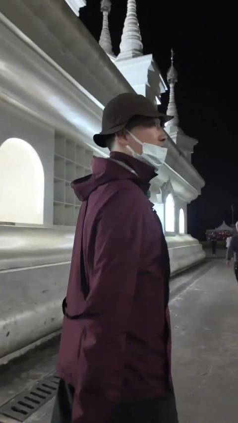 否认移民传闻 刘翔自称爱国热血小青年