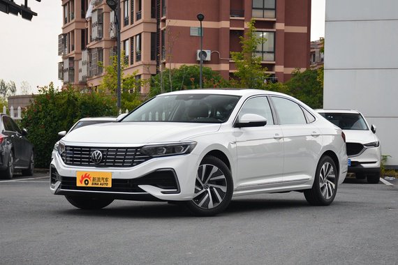 C位出道，走心推荐，大众帕萨特混动全国新车18.09万起