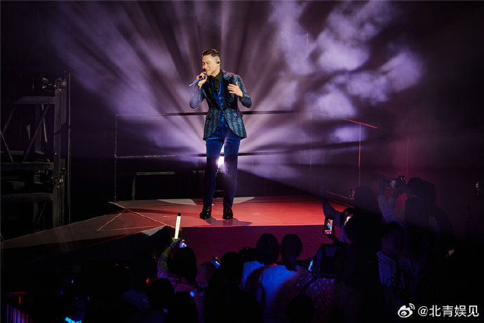 75岁音乐人如何用演唱会打动90后观众？