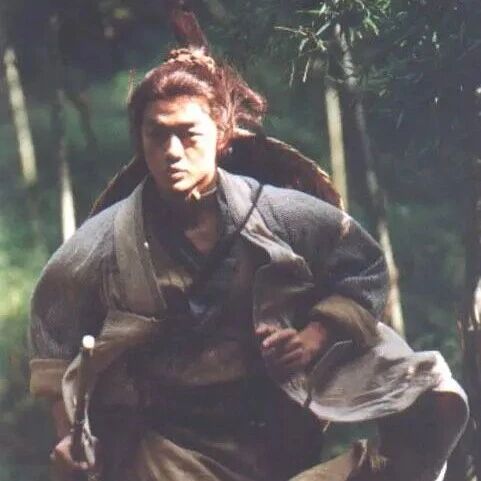 李亚鹏谈不再做演员的原因：《笑傲江湖》的 “高光一刻”，并未带来内心的喜悦和兴奋，反而开始重新审视人生