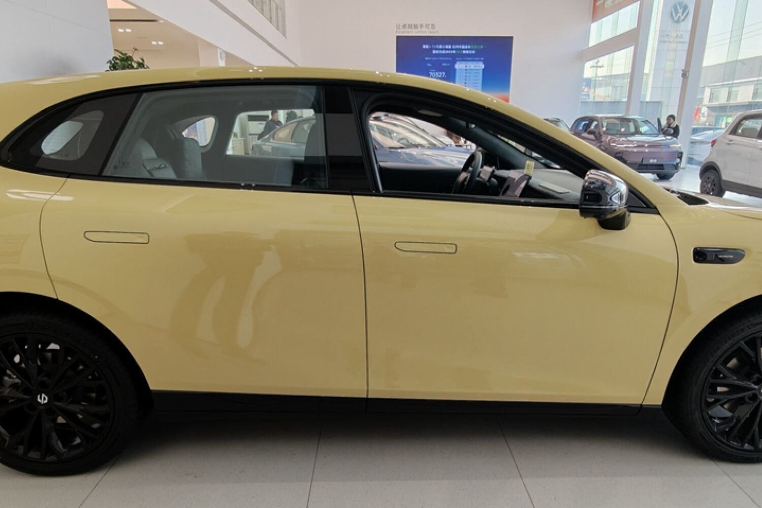 SU7平替年轻人的第一辆红米轿跑，零跑Lafa5