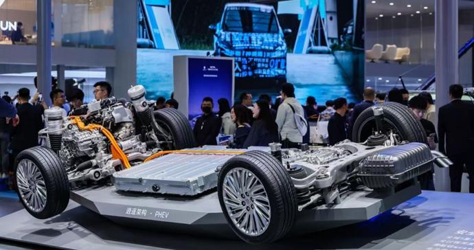 上汽集团迎开门红，1月批售32.7万辆，同比大涨23.9%