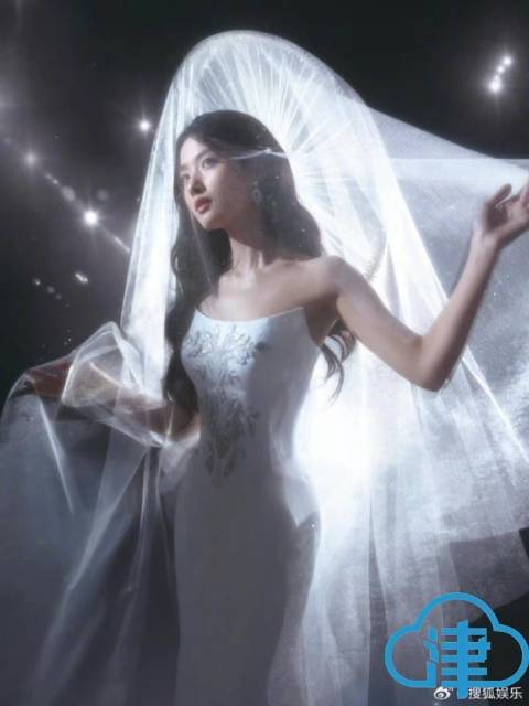 微博之夜首波艺人造型曝光，刘雨昕等九位明星亮相