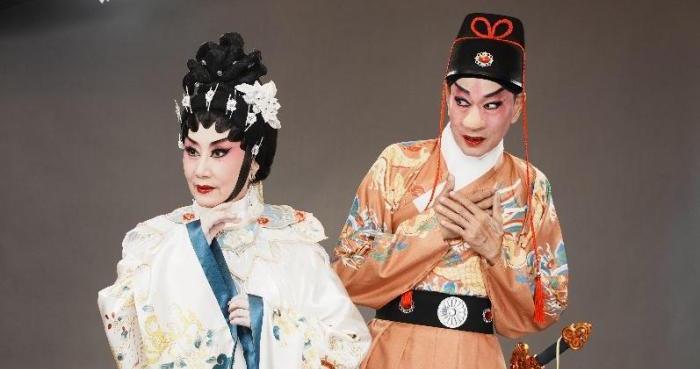 罗家英、汪明荃北京演绎《大鼻子情圣》