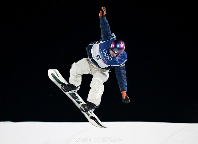 跳台滑雪黑科技传闻频出，竞技体育的极限突破该守住哪些底线？