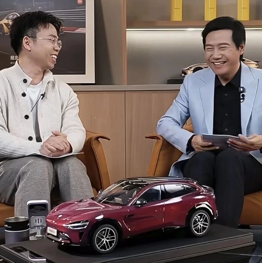 雷军官宣初代SU7已停产！新一代SU7已到店展出