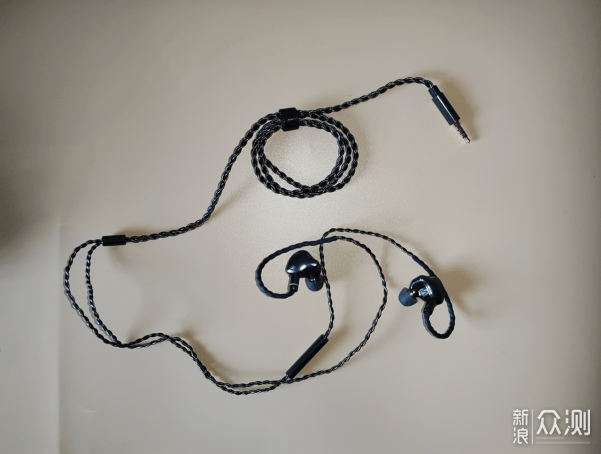 百元HiFi的越級驚喜：西聖入耳式HiFi耳機評測 _新浪眾測