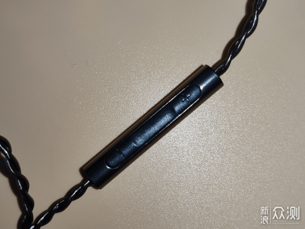 百元HiFi的越級驚喜：西聖入耳式HiFi耳機評測 _新浪眾測
