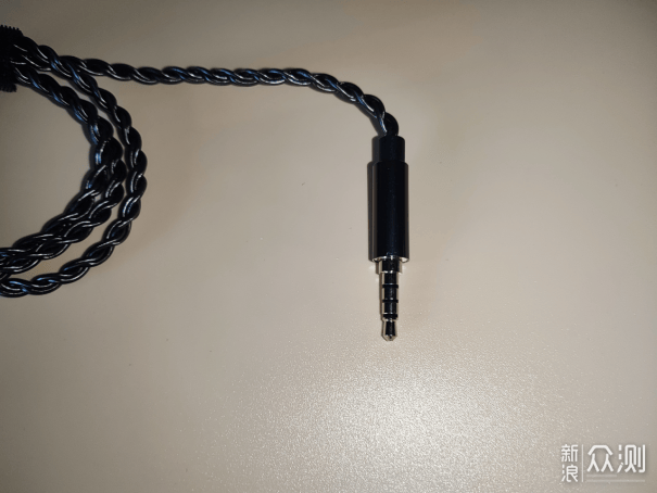 百元HiFi的越級驚喜：西聖入耳式HiFi耳機評測 _新浪眾測