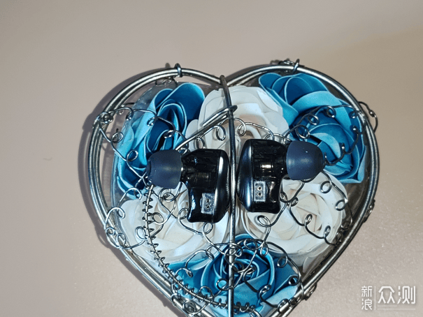 百元HiFi的越級驚喜：西聖入耳式HiFi耳機評測 _新浪眾測