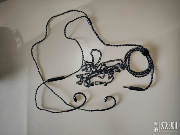 百元HiFi的越級驚喜：西聖入耳式HiFi耳機評測 _新浪眾測