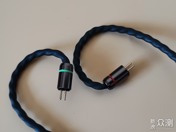 百元HiFi的越級驚喜：西聖入耳式HiFi耳機評測 _新浪眾測