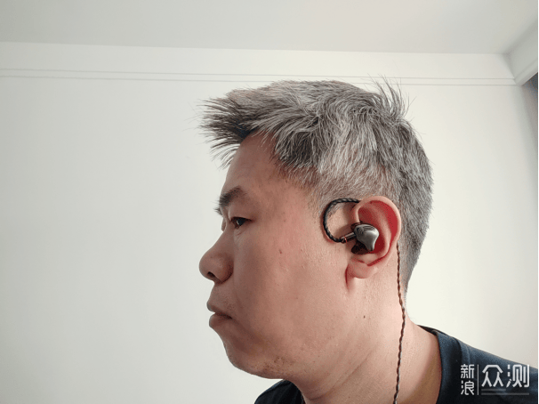 百元HiFi的越級驚喜：西聖入耳式HiFi耳機評測 _新浪眾測
