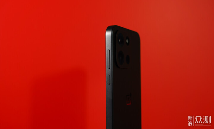 送長輩手機要什麼樣？2000元續航長性能強_新浪眾測