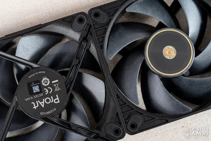 散熱的藝術—— Asus ProArt PF120 風搧開箱_新浪眾測