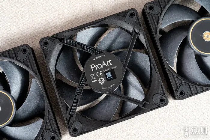 散熱的藝術—— Asus ProArt PF120 風搧開箱_新浪眾測